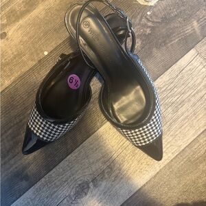 Wild Diva Black & White Houndstooth Pointed Slingback Mules